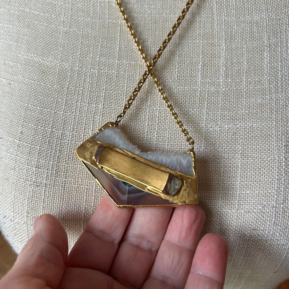 Gold and Cream Agate Necklace - Picture 3 of 4